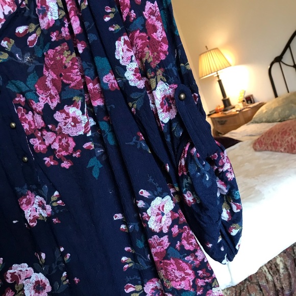 H&M Stylish Floral Blouse - Picture 4 of 8